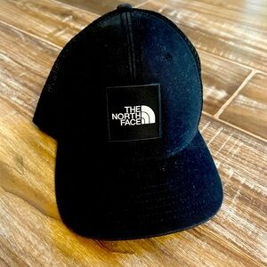 Youth North face hat